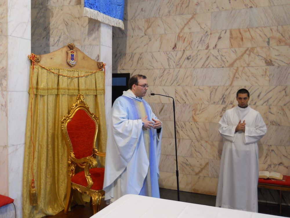 8-12-2011-messa-ore-12-075