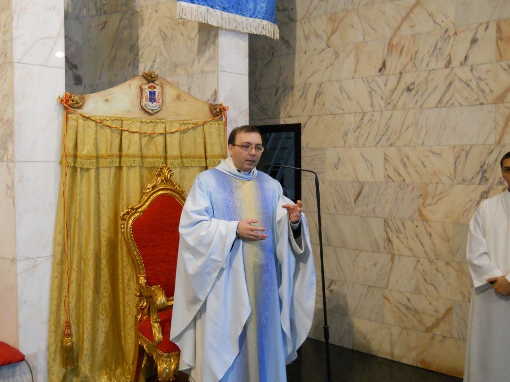 8-12-2011-messa-ore-12-076