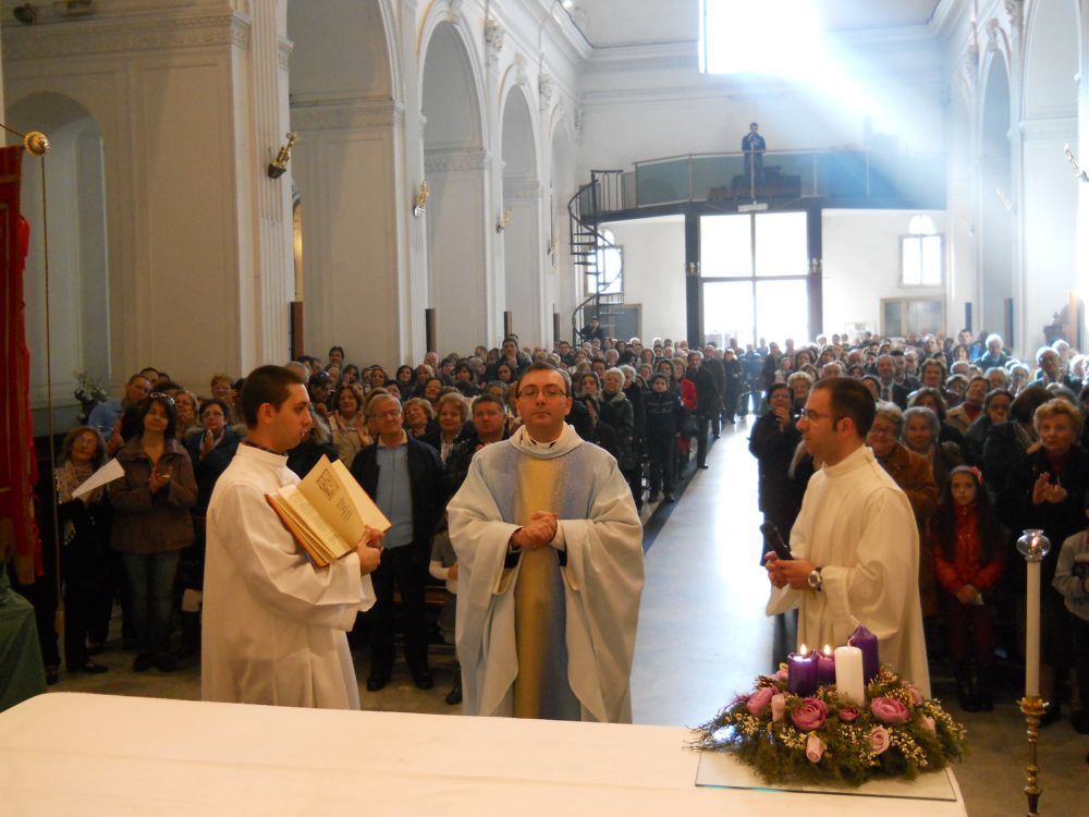 8-12-2011-messa-ore-12-089