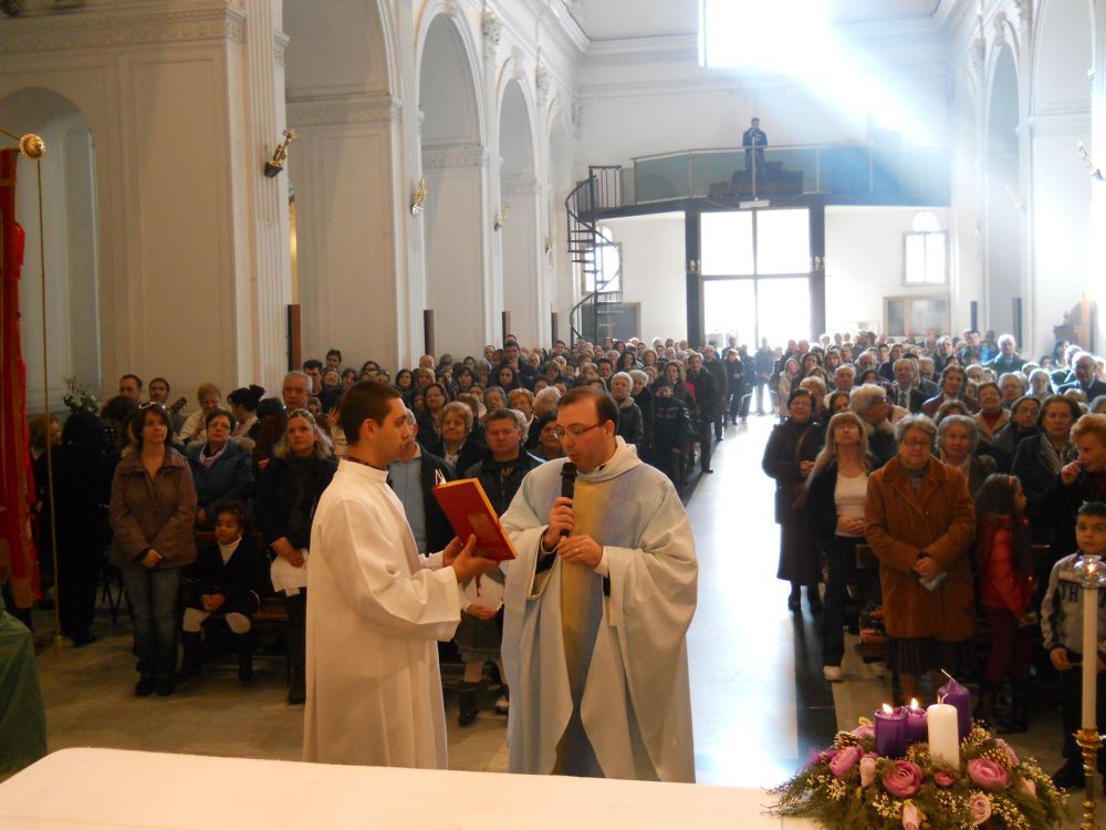 8-12-2011-messa-ore-12-090