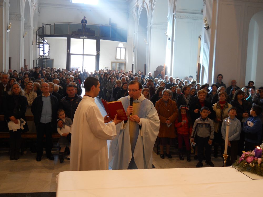 8-12-2011-messa-ore-12-091