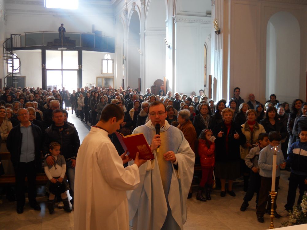 8-12-2011-messa-ore-12-092