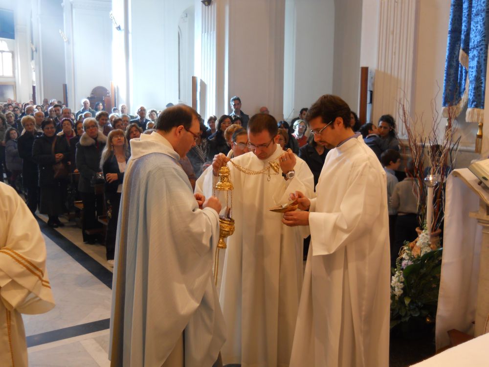 8-12-2011-messa-ore-12-095