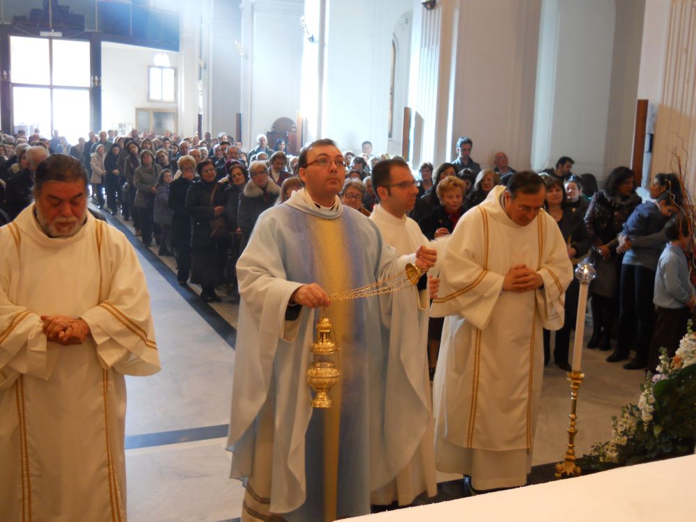 8-12-2011-messa-ore-12-096