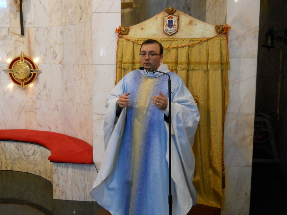 8-12-2011-messa-ore-12-099