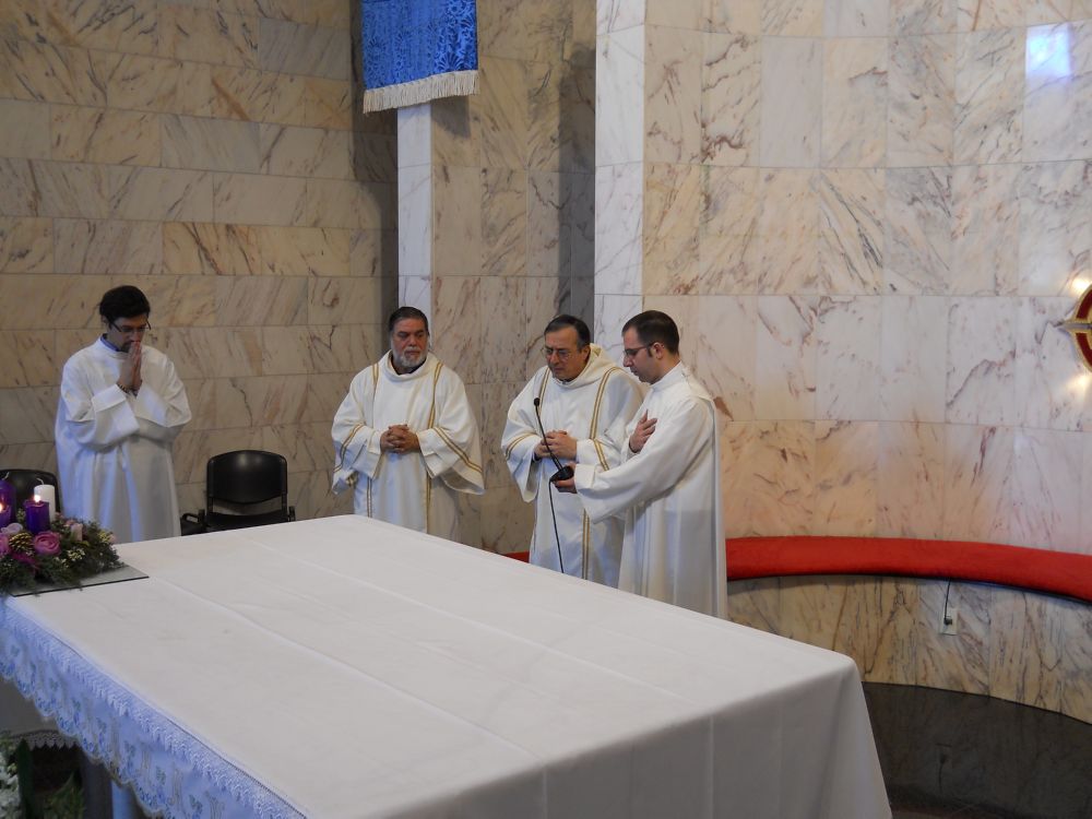 8-12-2011-messa-ore-12-106